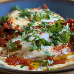 Shakshuka Meets Hummus – A Brunch Love Story